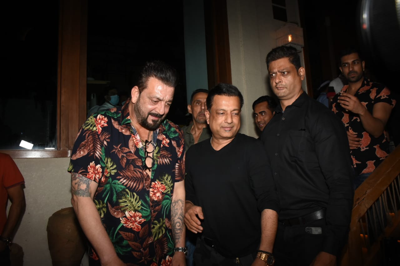 celebrity-bouncer-in-mumbai-with-sanjay-datt
